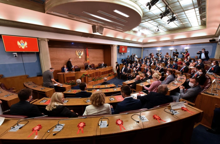 Мнозинство од црногорските пратеници постигнаа договор Лекиќ да биде мандатар за нова влада