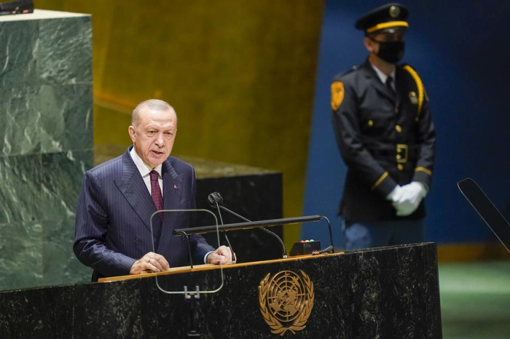 Ердоган повика на достоинствен излез за страните од судирот во Украина