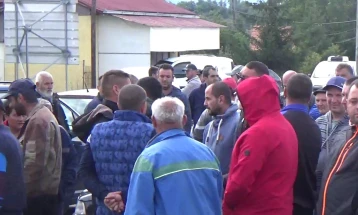 Во Смојмирово протест на одгледувачите на свињи од Малешевијата