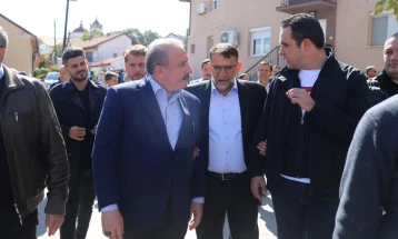 Претседателот на турскиот парламент Шентоп во приватна посета на Струмица