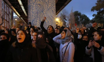 Во северен Иран приведени над 700 демонстранти