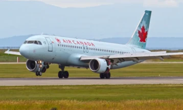Канада ги укинува сите ковид-ограничувања за патниците кои пристигнуваат
