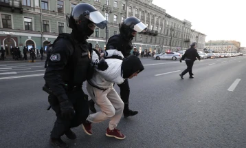 ОН загрижени поради извештаи од Русија за уапсени речиси 2.400 демонстранти