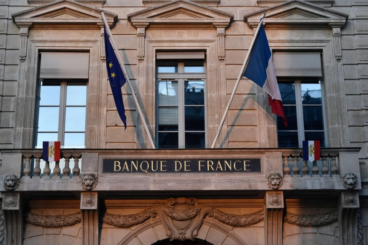 Шефот на Банката на Франција нападнат со чекан во Базел