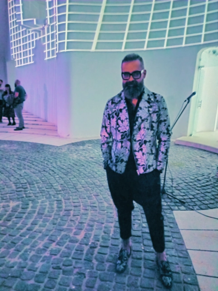 На велешката Спомен-костурница премиера на видеоинсталацијата „Синергија во времето“ на уметникот Страхил Петровски