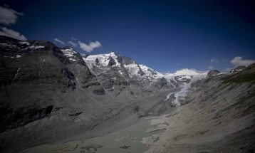 Годинава рекордно топење на главниот австриски глечер