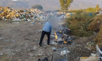 Камерите „уловија“ потпалувач на депонијата во Босилово