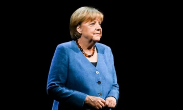 ОН ја награди Меркел за справувањето со миграциската криза од 2015/16 година