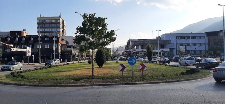 Тешко повредена жена-пешак кај плоштадот во Тетово