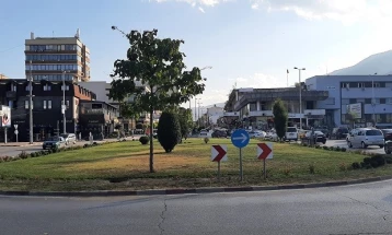 Тешко повредена жена-пешак кај плоштадот во Тетово