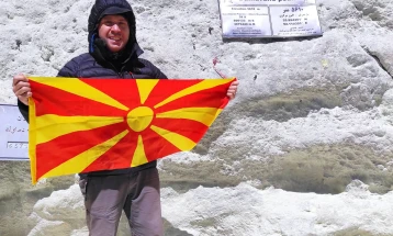 Кумановец го искачи највисокиот врв Дамаванд во Иран и Мала Азија