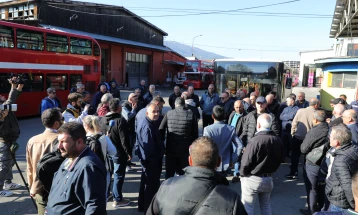 Протестот на ЈСП ќе трае додека не се исплати септемвриската плата, закажана нова вонредна седница на Советот на Град Скопје