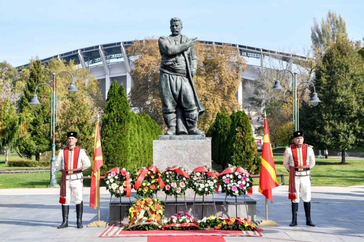 Положување цвеќе по повод 23 Октомври - Денот на македонската револуционерна борба 