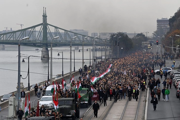 Илјадници Унгарци протестираа против владата на Виктор Орбан и „незапирливата инфлација“