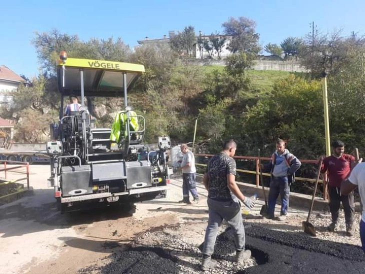 Се реконструираат две улици во беровското село Митрашинци