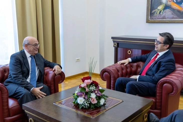 Пендаровски се сретна со специјалниот британски претставник за Западен Балкан Пич