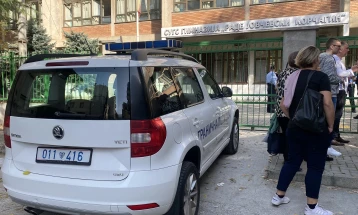 МВР: Лажни се пријавите за поставени бомби во осумте училиштата во Скопје