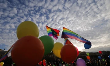 Рускиот парламент во прво читање усвои построг закон против „ЛГБТ пропагандата“ 