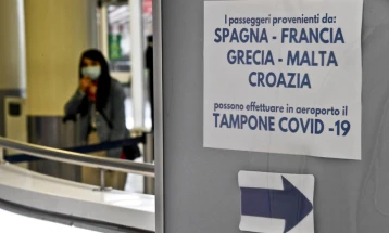 Италија ќе ги врати на работа медицинските лица кои беа суспендирани затоа што не се вакцинираа против Ковид-19