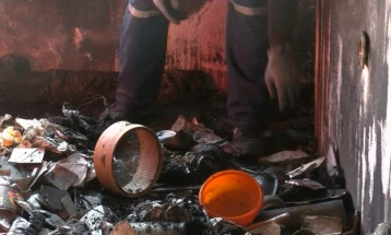 Штипски „Исар“ го расчистува станот кој целосно изгоре пред речиси една недела