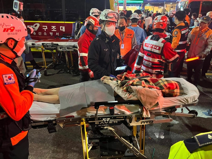 Најмалку 120 загинати во стампедо во Сеул за време на прослава на Ноќта на вештерките