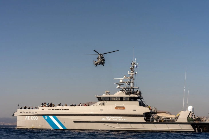 Спасувачка акција по превртен чамец во близина на грчкиот остров Самос