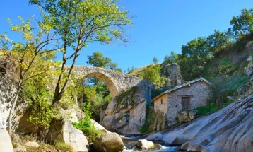 За македонските туристички приказни без туристички водичи
