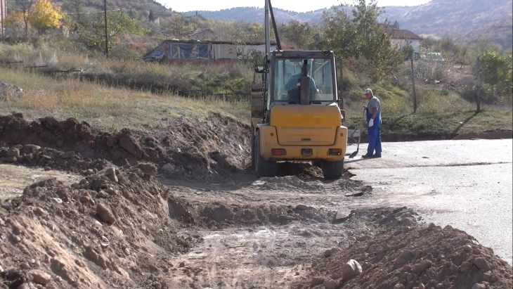 Почна реконструкцијата на игралиштето во штипското медицинско училиште