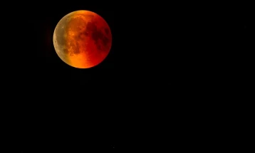 Утре ќе има помрачување на „крвавата Месечина“, следното 2025 година