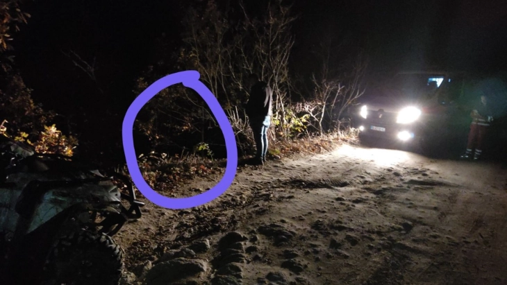 ЦУК: Во тек е спасувачка мисија за извлекување на двете лица