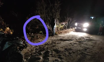 ЦУК: Во тек е спасувачка мисија за извлекување на двете лица