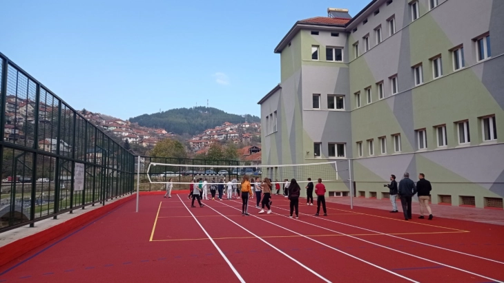 Нов спортски терен во училиштето „Јоаким Крчовски“ во Крива Паланка