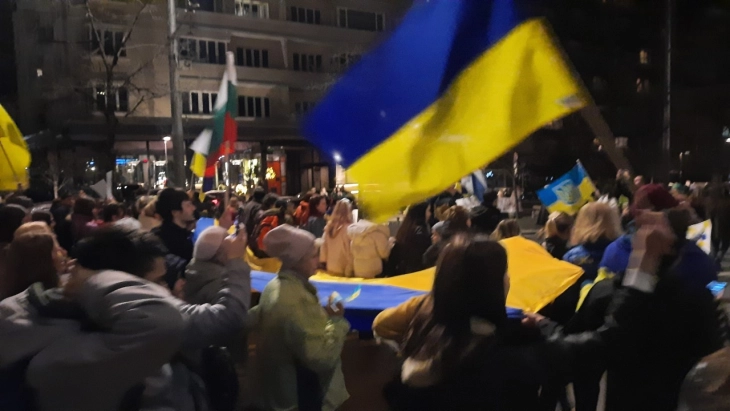 Në Sofje dhe disa qytete bullgare u mbajtën protesta të qeta për mbështetje të Ukrainës