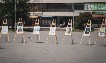 “Mollëkuqja” mbajti ekspozitë në Tetovë dhe Gostivar: Ngacmuesit kanë emra dhe duhen dënuar