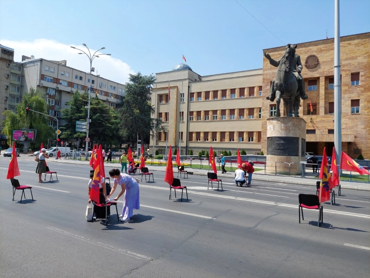 Komisioni parlamentar për financim dhe buxhet nuk miratoi propozimin për rritjen e pagave në sektorin publik, LSM-ja vazhdon me protesta