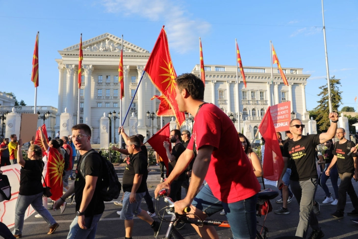 Dita e tetë e protestës kundër propozimit francez