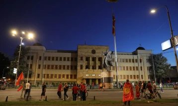 Përfundoi protesta kundër propozimit francez