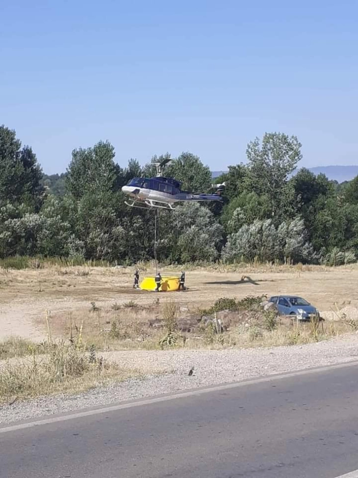 Zjarri mbi fshatin e Berovës Mitrashincë është vënë nën kontroll