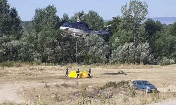 Zjarri mbi fshatin e Berovës Mitrashincë është vënë nën kontroll