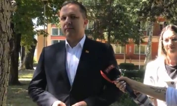 Spasovski: Uniforma e kaltër vepron për mjedis të gjelbër