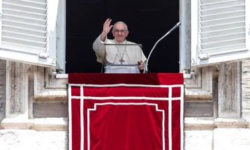 Papa Françesku e përshëndeti rimëkëmbjen e eksporteve të grurit nga Ukraina si 