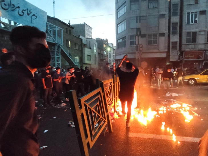 Ambasadorët e BE-së u dakorduan për sanksione për funksionarët iranianë përgjegjës për shtypjen e protestave