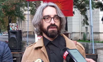 Apasiev: Rikthimi i iniciativës për referendum nga kryeparlamentari Xhaferi është vetëm blerje kohe