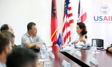 Takimi Kim - Peleshi: SHBA-ja gjithmonë fuqishëm do t'i mbështesë angazhimet e Shqipërisë për mbrojtjen e popullit dhe territorit