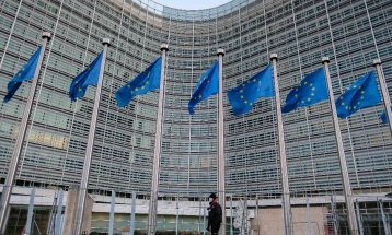 Anëtaret e BE-së për një muaj e shtyjnë vendimin për masat për përballje me krizën energjetike