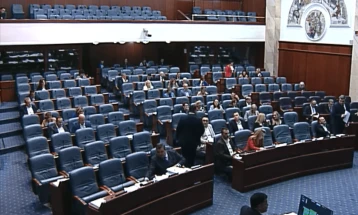 Deputetët debatuan për disa propozim-ligje, seanca do të vazhdojë nesër