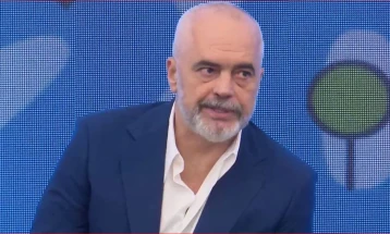 Rama: Të rinjtë të mos paguajnë për hyrje në Britani, por të investojnë në atdhe