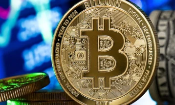 Bitkoini ka rënë nën 17.000 dollarë, niveli më i ulët nga viti 2020