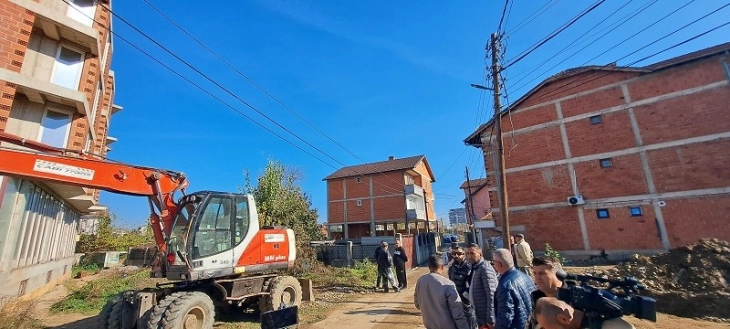 Rrënimi ei shtëpisë së fundit për depërtim në bulevardin “Bllagoja Toska” në Tetovë shtyhet për një javë