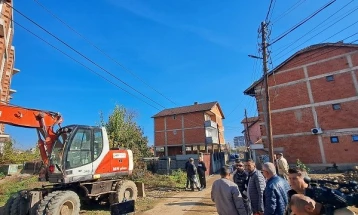 Rrënimi ei shtëpisë së fundit për depërtim në bulevardin “Bllagoja Toska” në Tetovë shtyhet për një javë